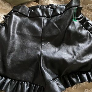 COPY - Faux leather shorts